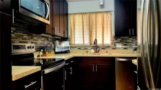 Photo #2: 202523457 Listing