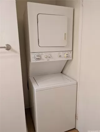 Photo #6: 202523476 Listing 