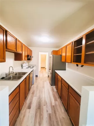 Photo #2: 202523482 Listing 