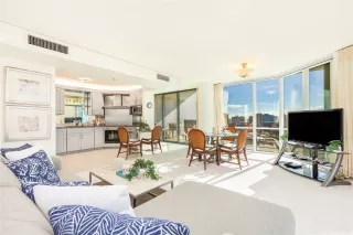 Photo #5: 202523507 Listing 