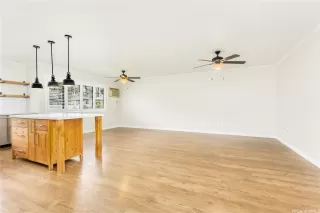 Photo #5: 202523509 Listing 