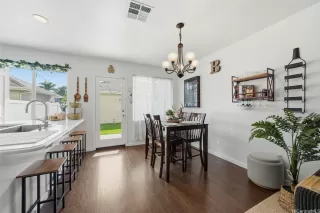 Photo #2: 202523518 Listing