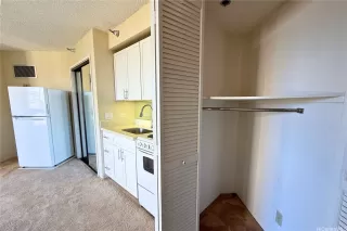 Photo #5: 202523519 Listing 