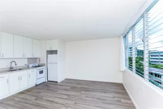 Photo #3: 202523536 Listing