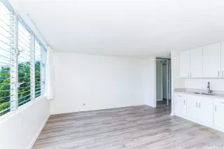 Photo #4: 202523536 Listing