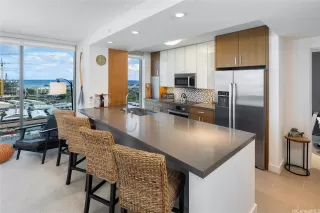 Photo #5: 202523575 Listing 