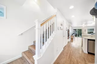 Photo #3: 202523597 Listing 