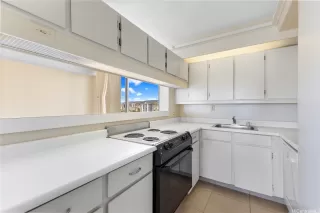 Photo #3: 202523610 Listing 