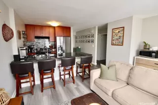 Photo #4: 202523613 Listing 