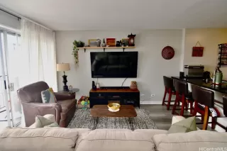 Photo #5: 202523613 Listing 