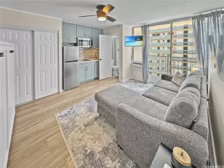 Photo #2: 202523651 Listing 