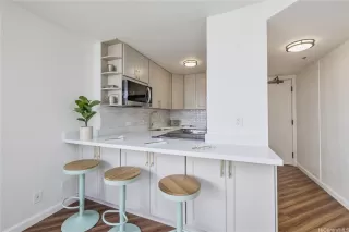 Photo #5: 202523652 Listing 