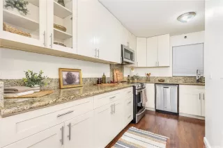 Photo #5: 202523700 Listing 