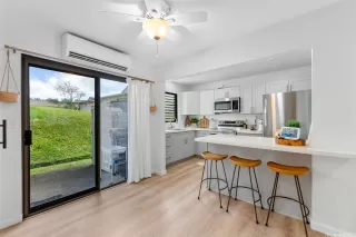 Photo #5: 202523744 Listing 