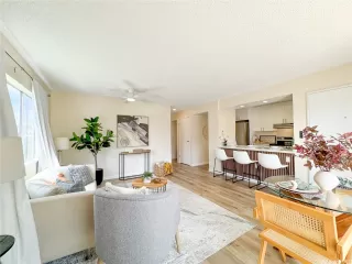 Photo #6: 202523774 Listing