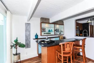 Photo #6: 202523788 Listing