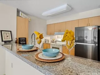 Photo #3: 202523795 Listing 