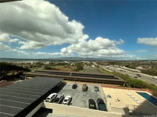 Photo #4: 202523831 Listing