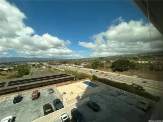 Photo #5: 202523831 Listing