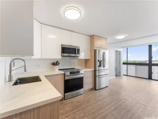 Photo #4: 202523836 Listing 