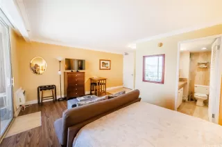 Photo #6: 202523849 Listing 