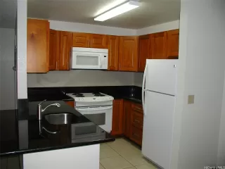 Photo #4: 202523855 Listing