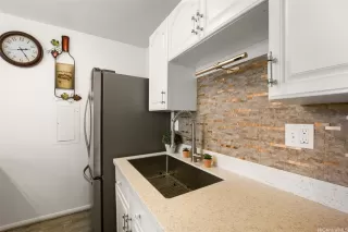 Photo #2: 202523860 Listing 