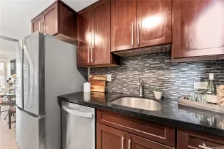 Photo #6: 202523868 Listing