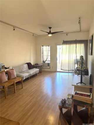 Photo #3: 202523893 Listing 