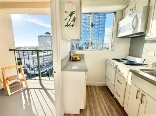 Photo #4: 202523952 Listing 