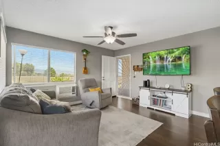 Photo #4: 202523999 Listing 