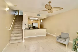 Photo #6: 202524004 Listing