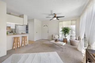 Photo #3: 202524032 Listing 