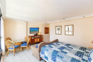 Photo #5: 202524039 Listing 