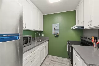 Photo #4: 202524069 Listing