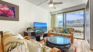 Photo #3: 202524081 Listing