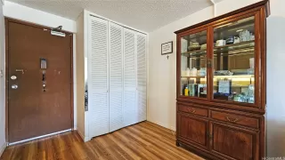 Photo #5: 202524081 Listing
