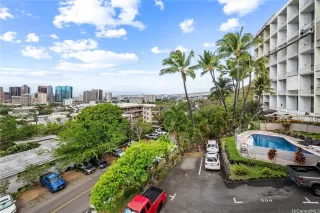 Photo #5: 202524099 Listing