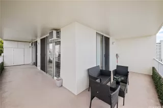 Photo #6: 202524099 Listing