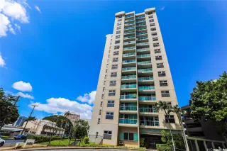 Click for more information on MLS # 202524106 : 1448 YOUNG STREET 1404 More Details about MLS # 202524106 : 1448 YOUNG STREET 1404