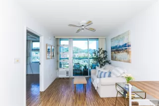 Photo #6: 202524106 Listing