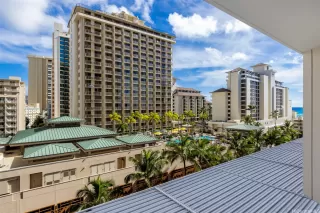 Photo #2: 202524111 Listing