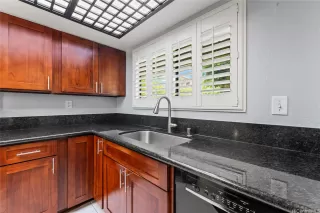 Photo #5: 202524113 Listing 