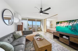 Photo #3: 202524128 Listing