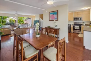 Photo #4: 202524133 Listing