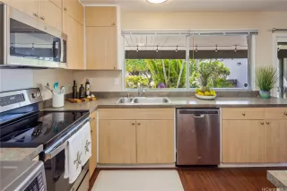 Photo #6: 202524133 Listing