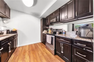 Photo #3: 202524140 Listing