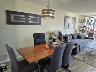 Photo #4: 202524153 Listing 