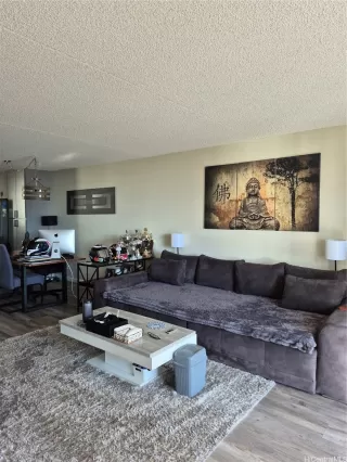 Photo #5: 202524153 Listing 