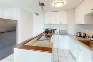 Photo #6: 202524157 Listing